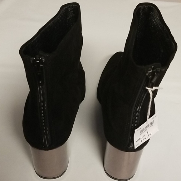 Boots - Picture 3 of 4